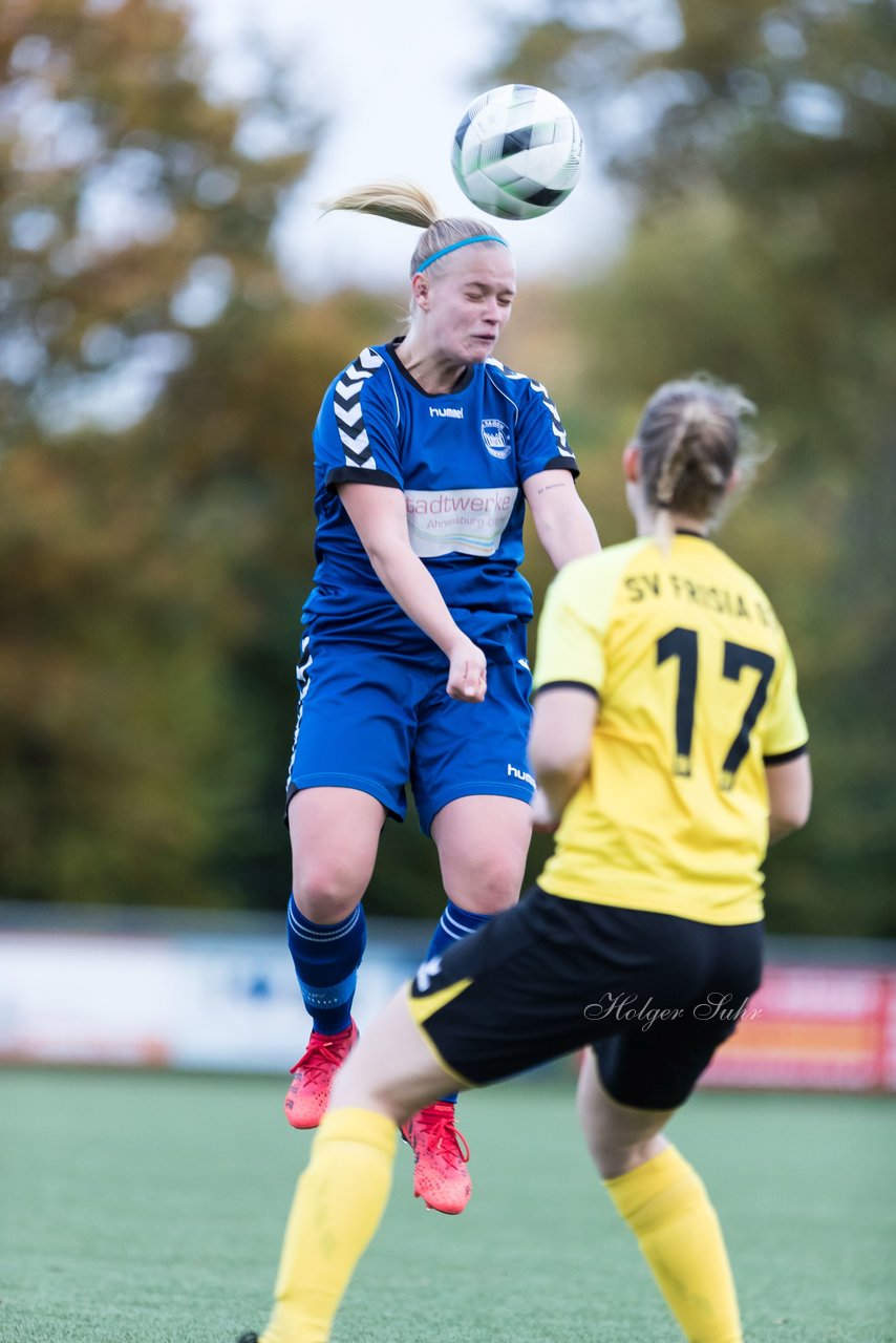 Bild 311 - F SSC Hagen Ahrensburg - SV Frisia 03 Risum-Lindholm : Ergebnis: 2:0